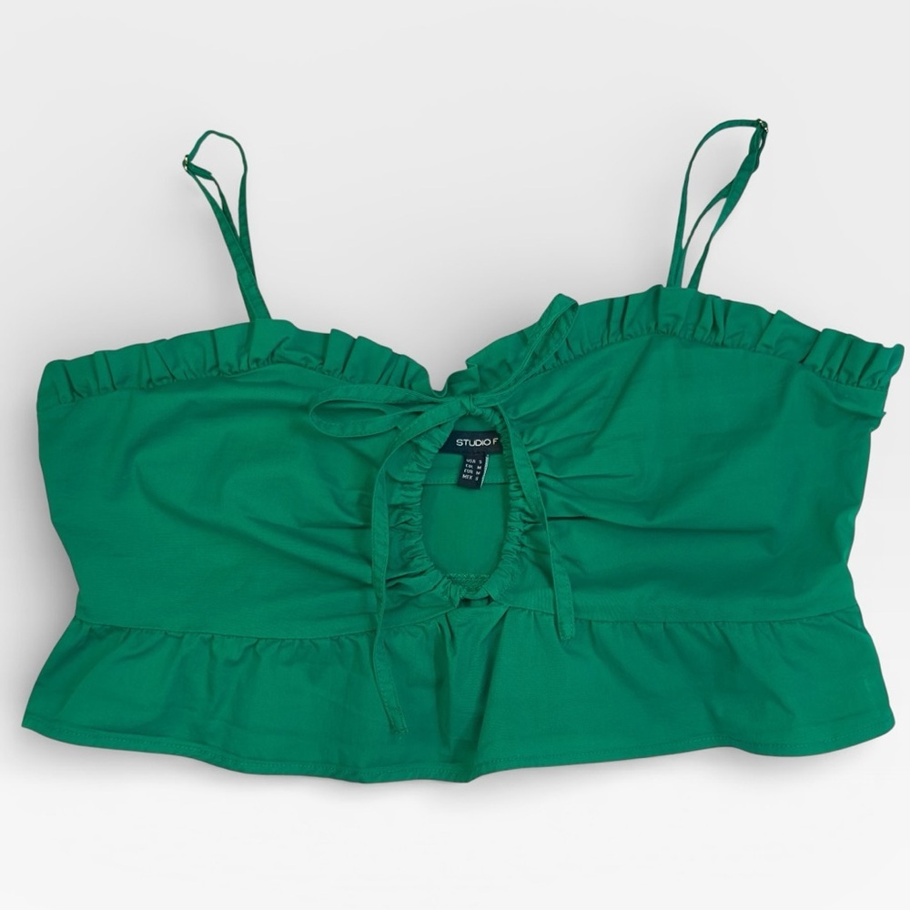 Studio F Kelly Green Ruffled Keyhole Camisole Crop Top SMALL